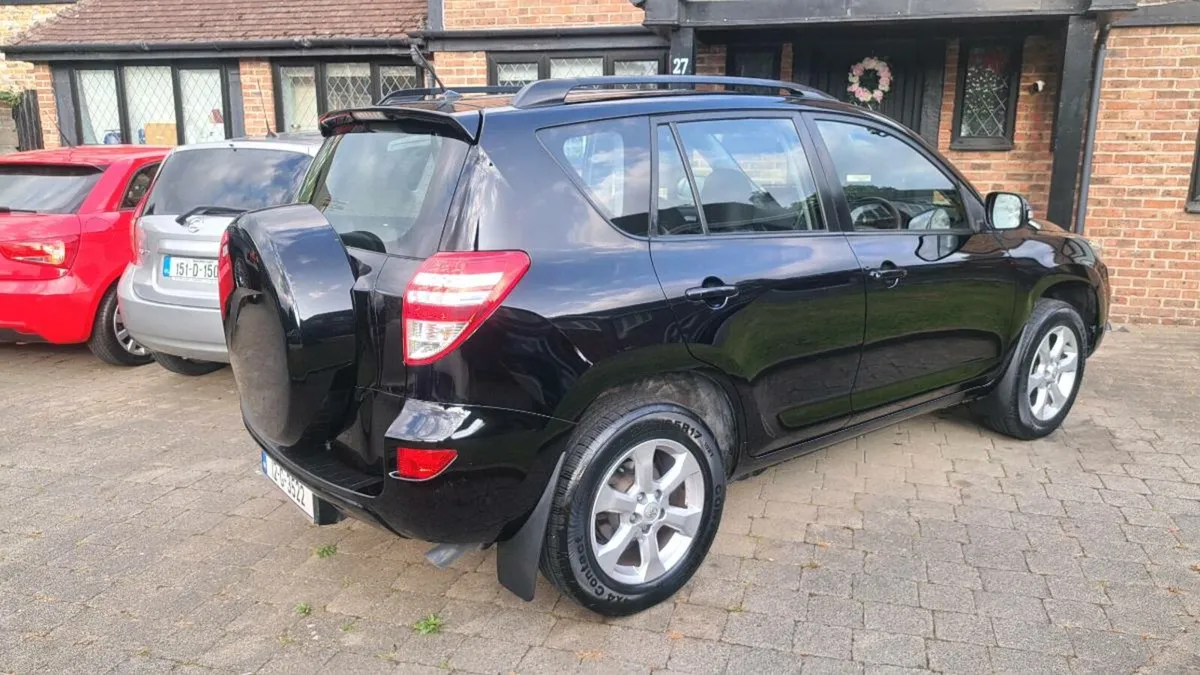 TOYOTA RAV 4 2.2D 2012 5DR BLACK VERY CLEAN CAR - Image 4