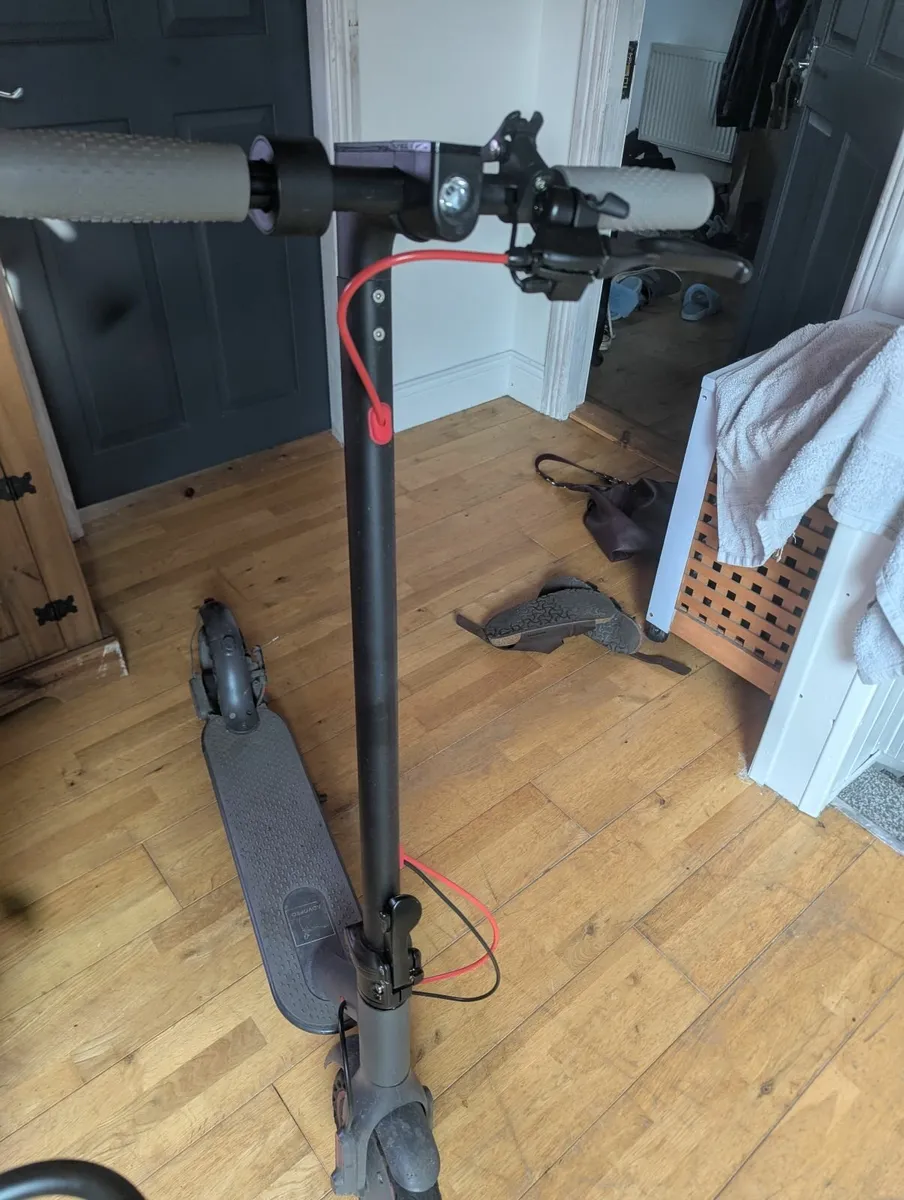 Aovo Pro E- Scooter - Image 4