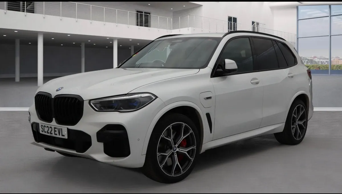 2022 BMW X5 3.0 M Sport Xdrive 45E - Image 2