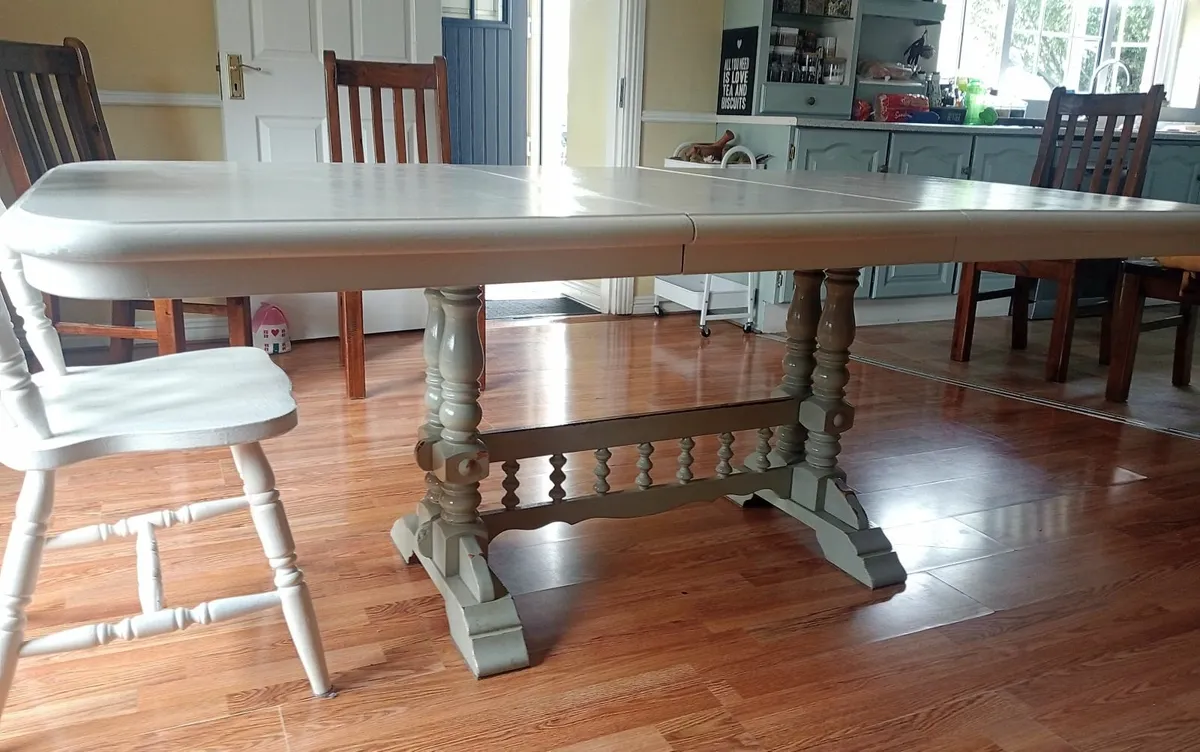 FREE Kitchen Table & 6 Chairs - Image 2