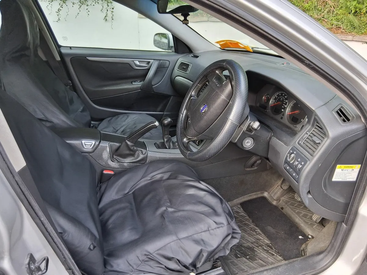 Volvo V70 2005 - Image 3