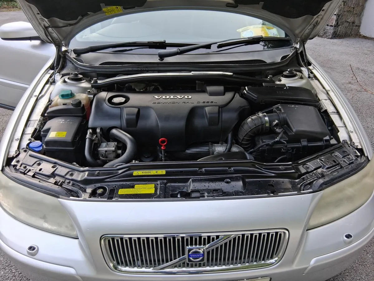 Volvo V70 2005 - Image 4
