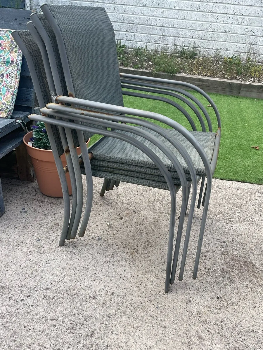 Garden table and chairs - Image 4