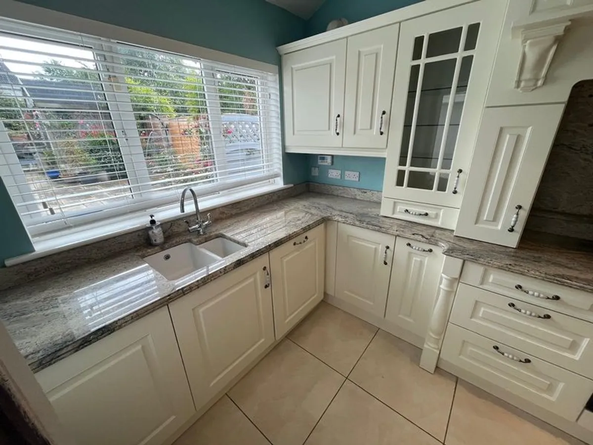 Full Kitchen for sale - Image 2