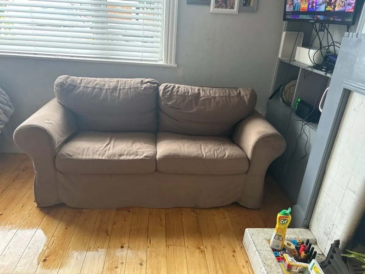 2 seater couch - Image 1