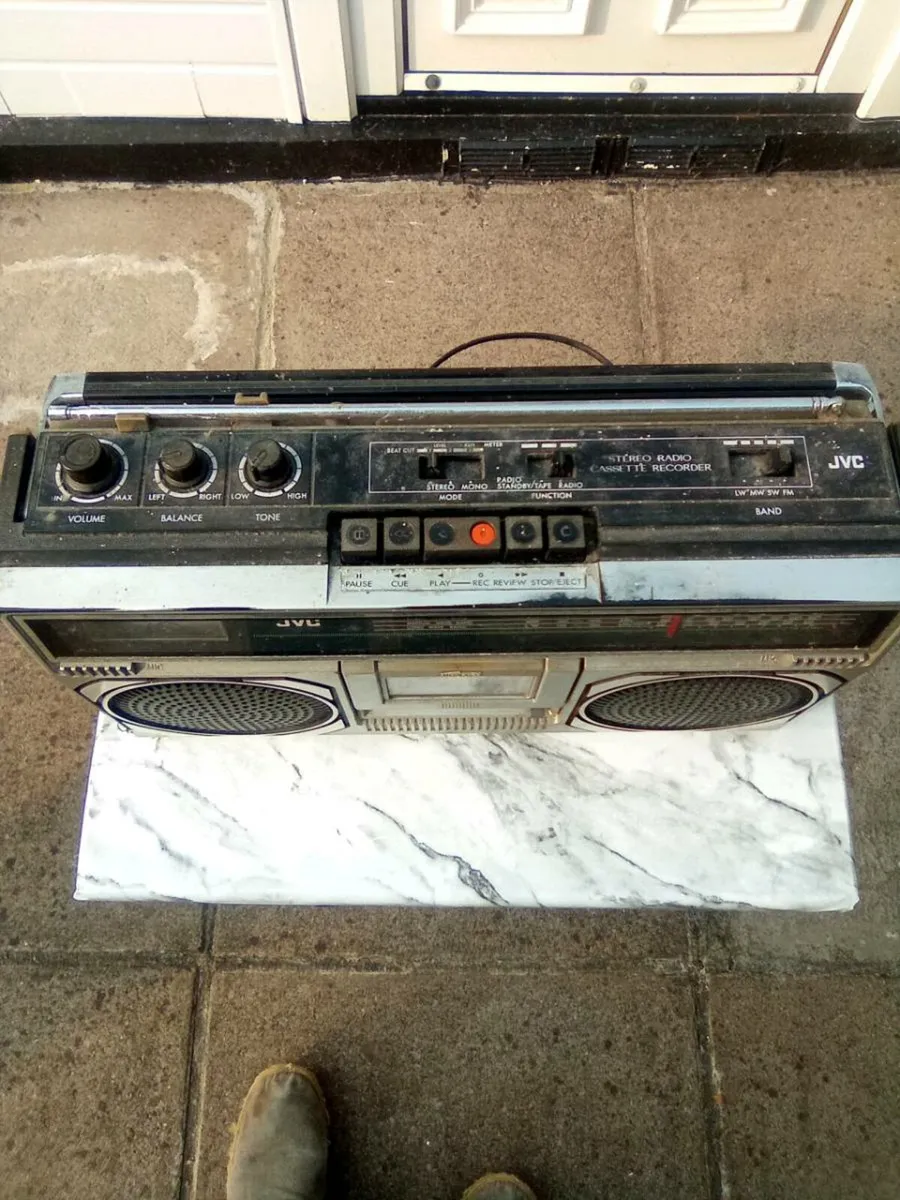 OLD.  JVC.   STEREO.   RADIO.   CASSETTE. RECORDER - Image 2