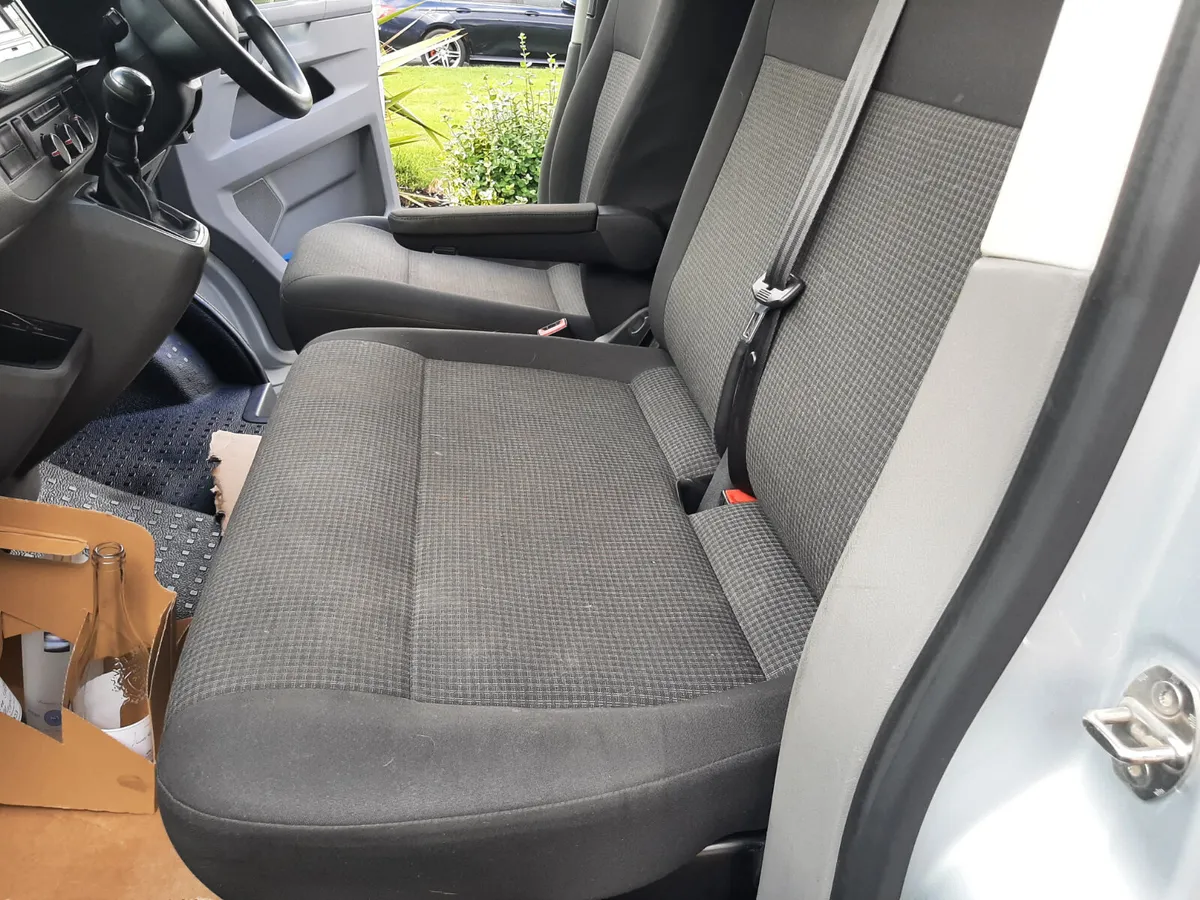 Volkswagen Transporter 4 MOTION ,6 SPEED - Image 3