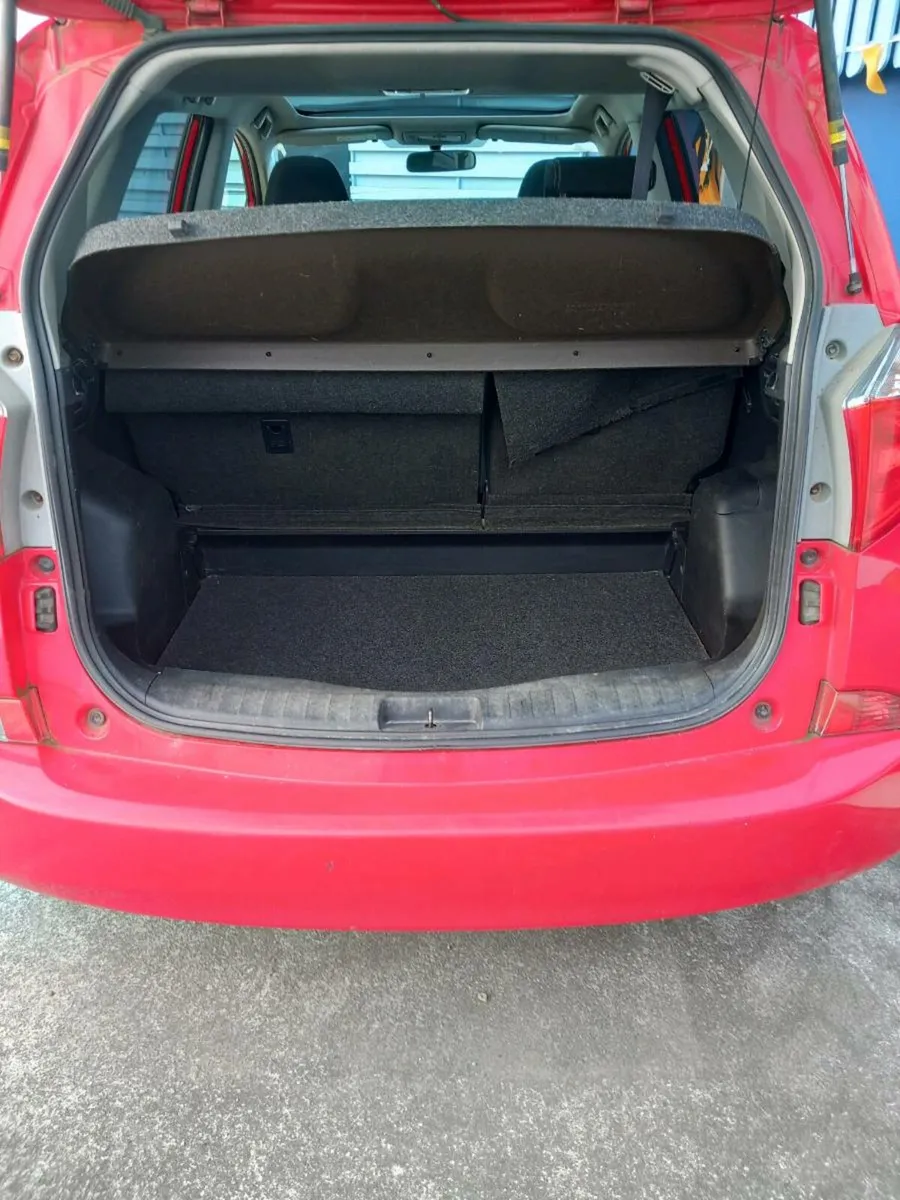 Car - Image 4