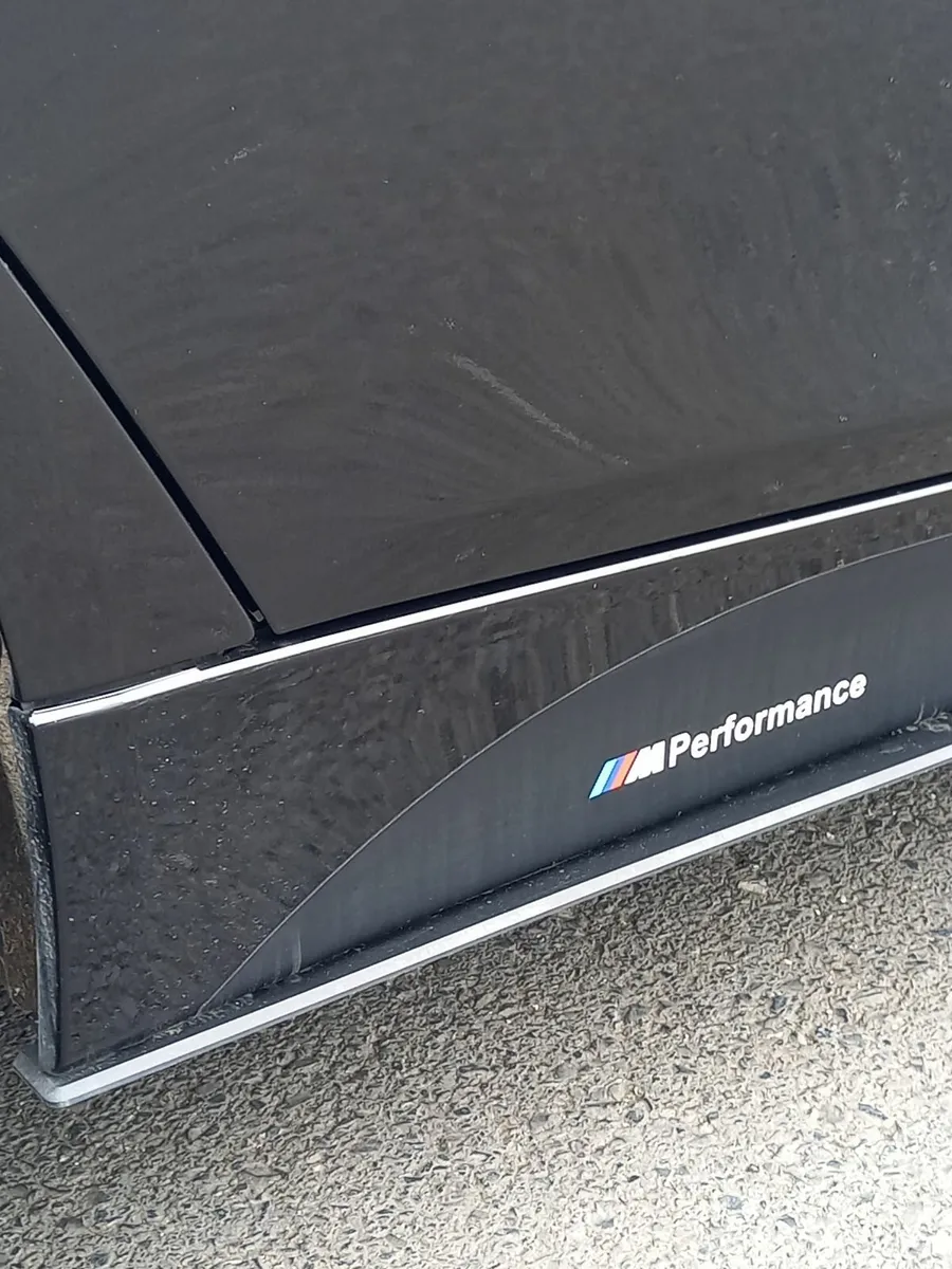BMW 2018 d  sport - Image 3