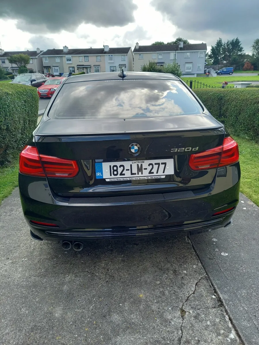 BMW 2018 d  sport - Image 4