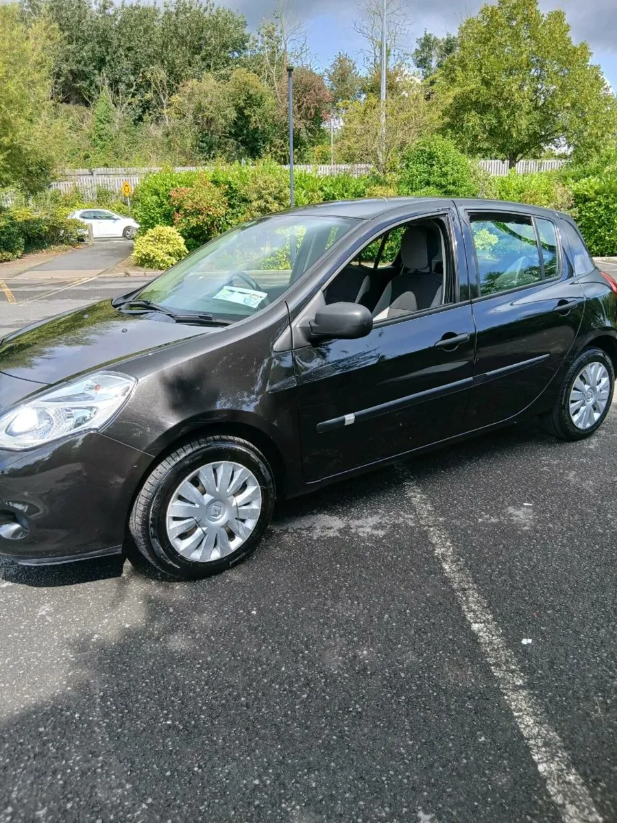 Renualt clio 81000 kms taxed and tested - Image 2