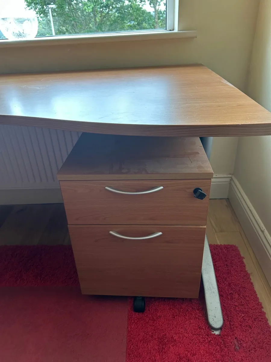 Office Desk and 2 Drawer Pedestal - Image 3