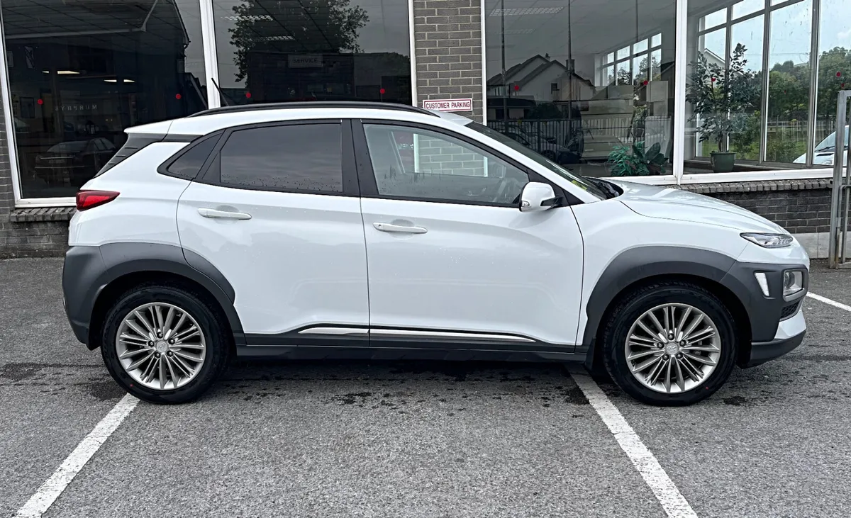 Hyundai KONA KAUAI EXECUTIVE DIESEL COMMERCIAL 5DR - Image 2