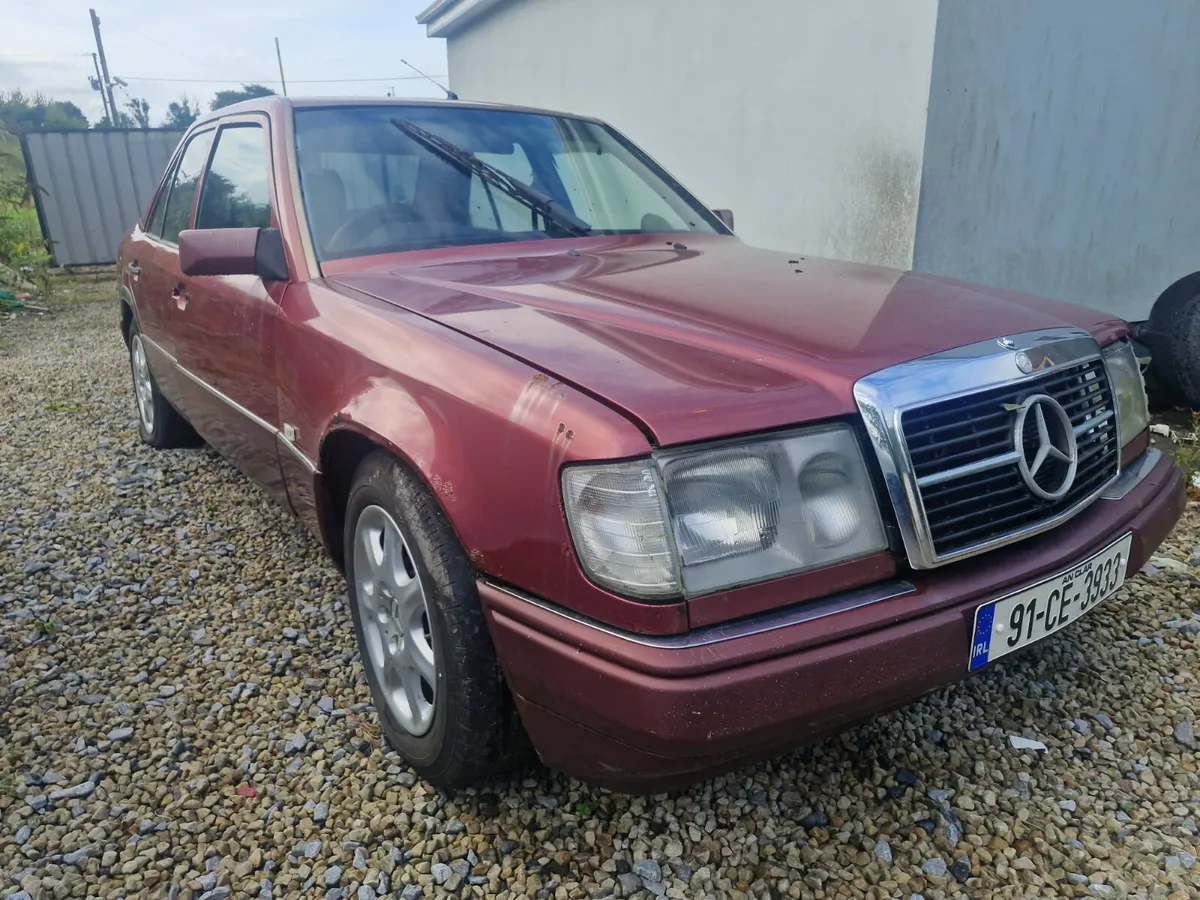 Mercedes 124 300 Diesel, auto - Image 1