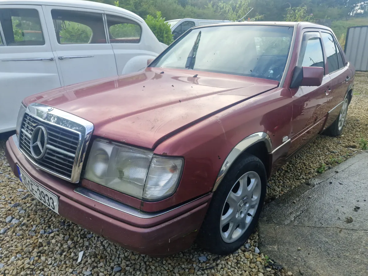 Mercedes 124 300 Diesel, auto - Image 3