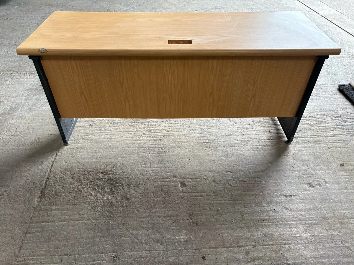 Office desk - Image 2