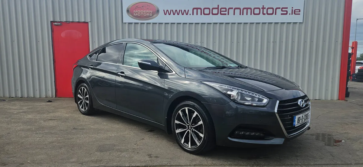 Hyundai i40 executive 1.7 crdi saloon - Image 2