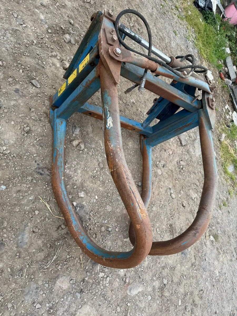 Bale squeeze - Image 1