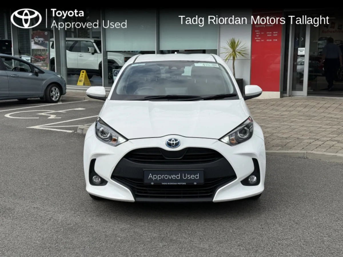Toyota Yaris hybrid luna - Image 2