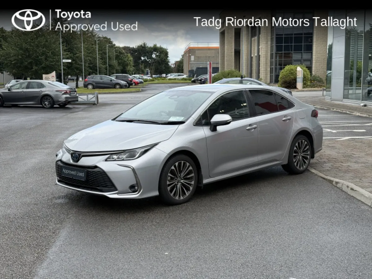 Toyota Corolla LUNA SPORT SALOON *** NEW MODEL*** - Image 3