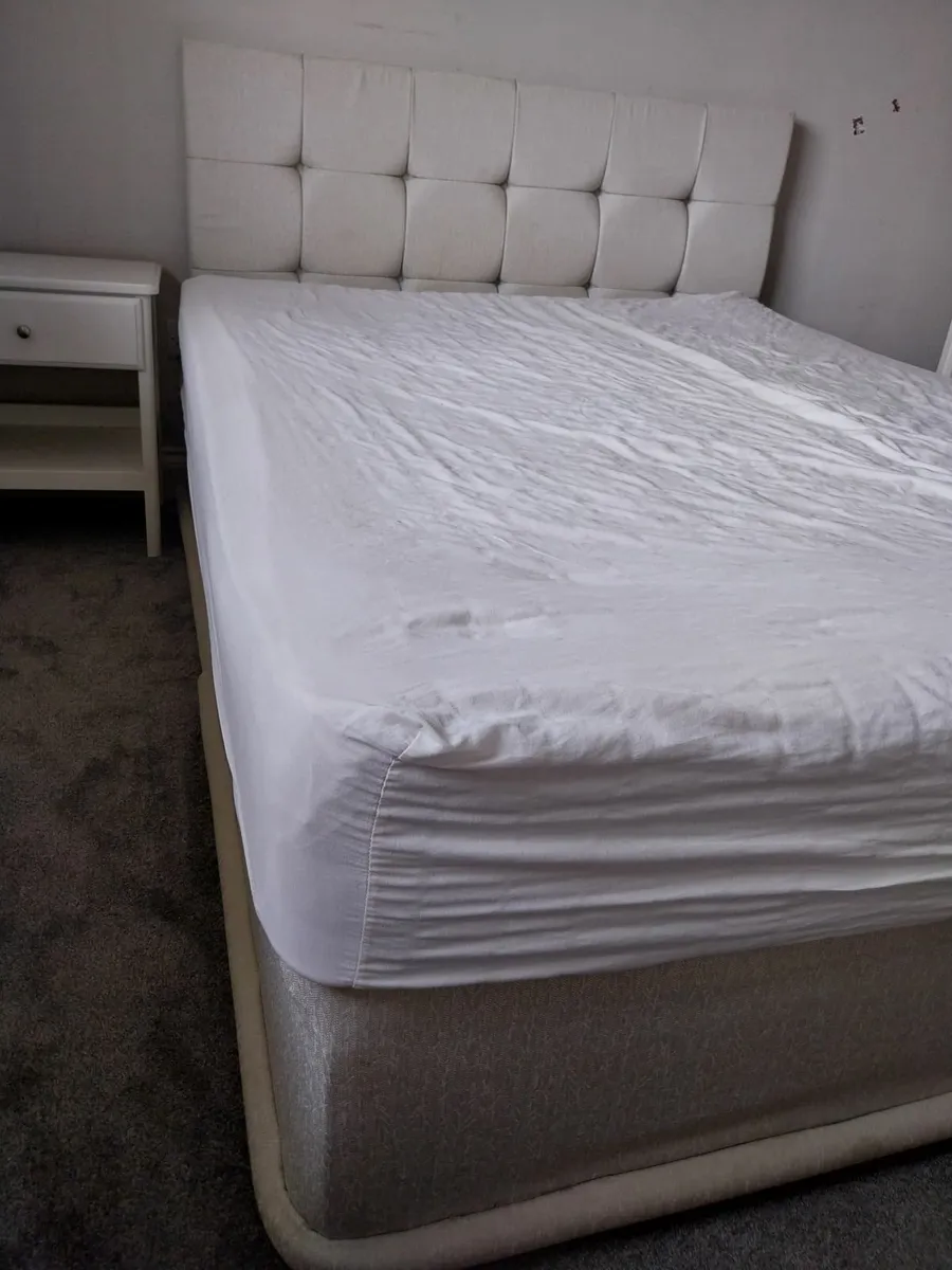 King size bed+ mattress - Image 1