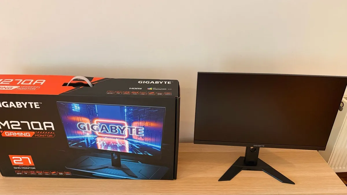 Gaming monitor 180hz IPS - Image 1
