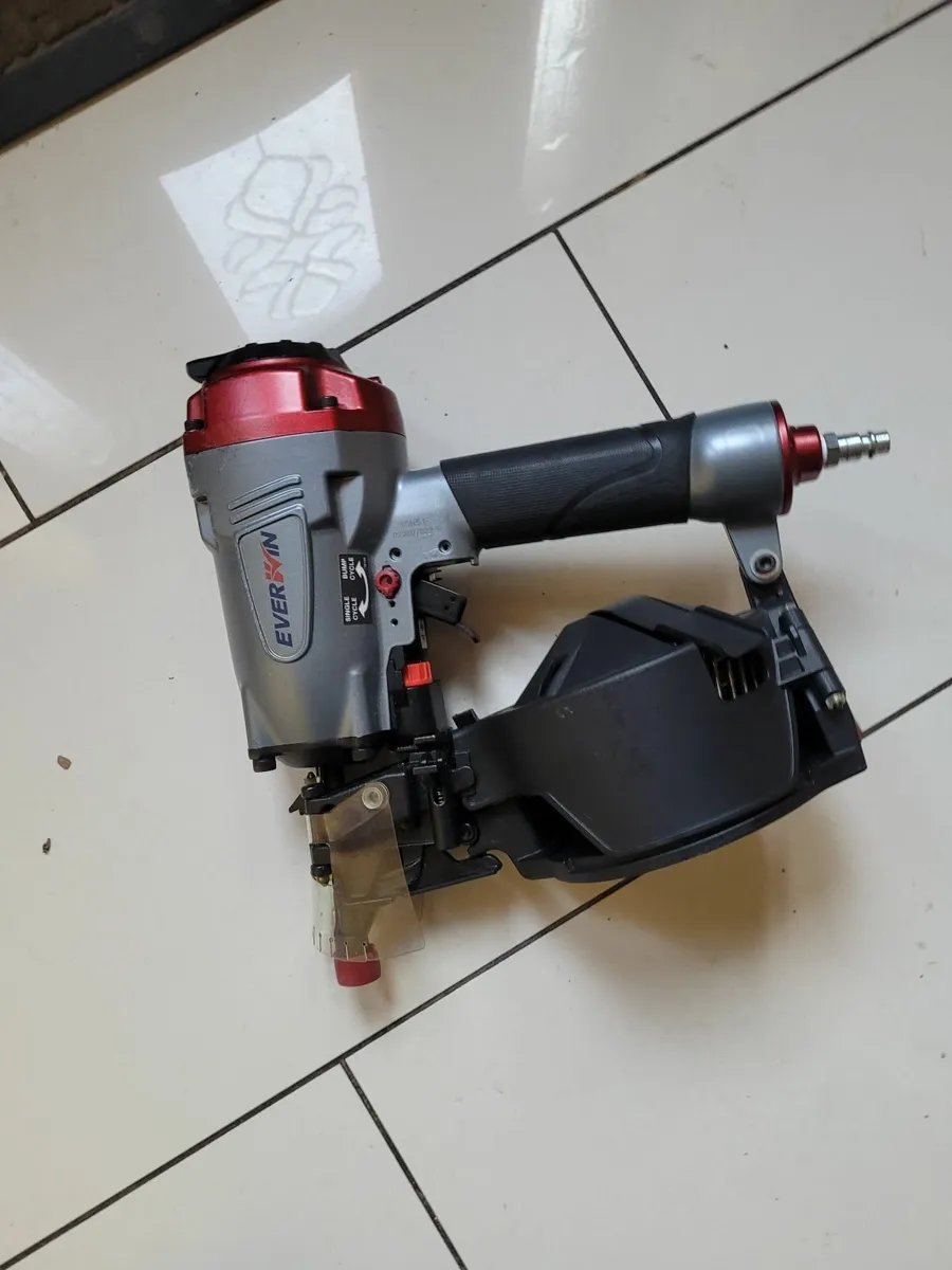 nail gun - Image 1