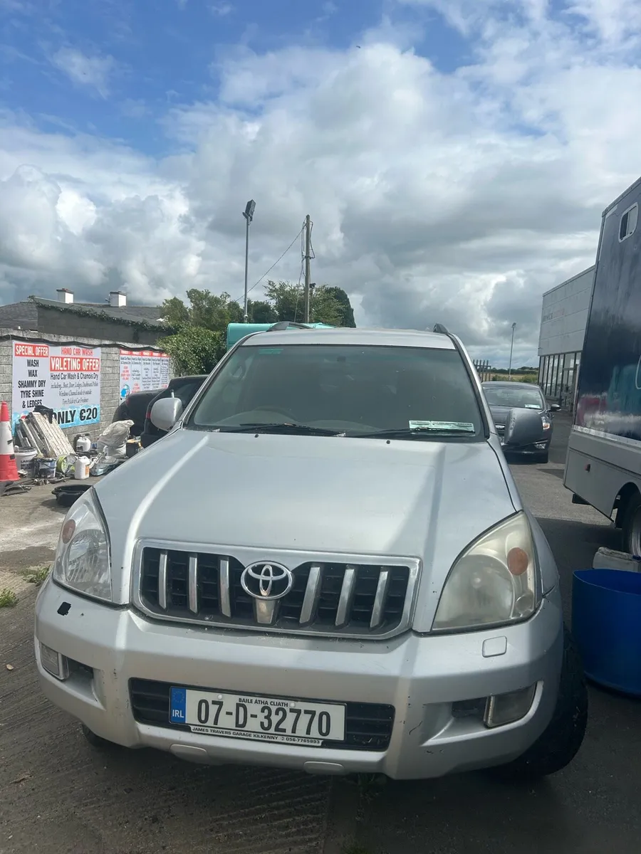 Toyota Landcruiser SUV - Image 1