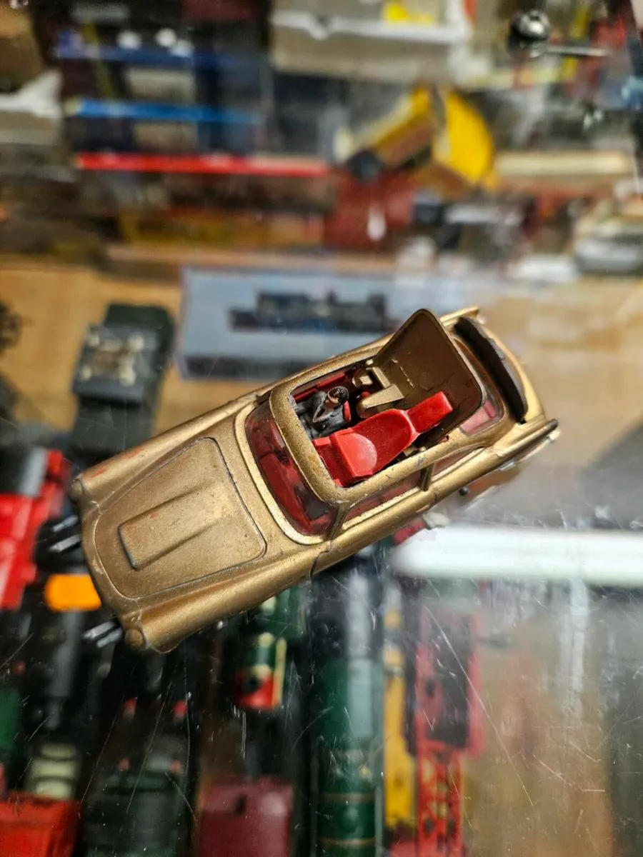 Corgi James Bond Aston Martin DB5 - Image 2