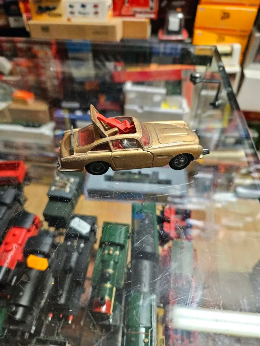 Corgi James Bond Aston Martin DB5 - Image 4