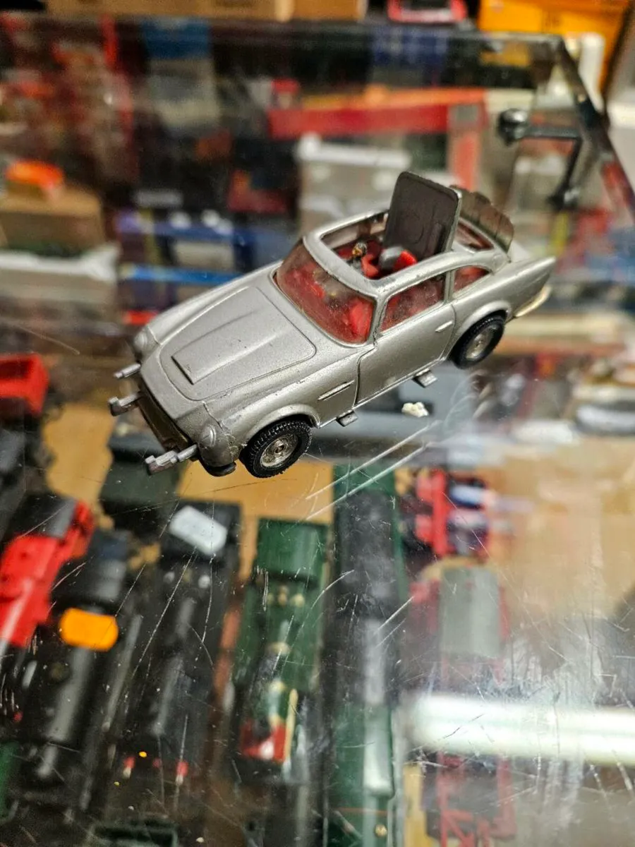 Corgi James Bond Aston Martin DB5 - Image 1