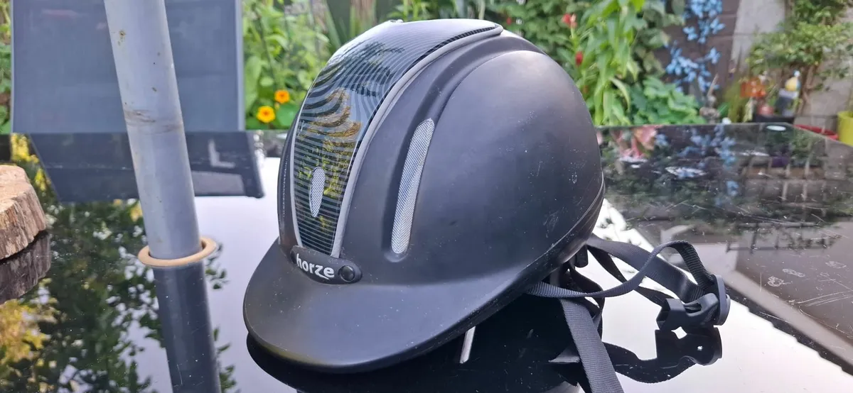 Junior horseriding helmet - Image 1
