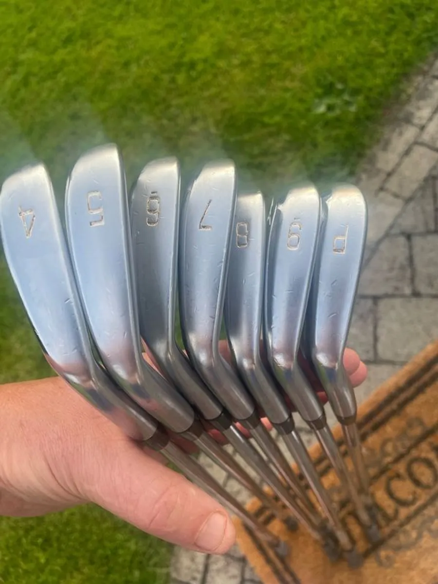 Mizuno JPX 923 Forged irons. Right handed - Image 3