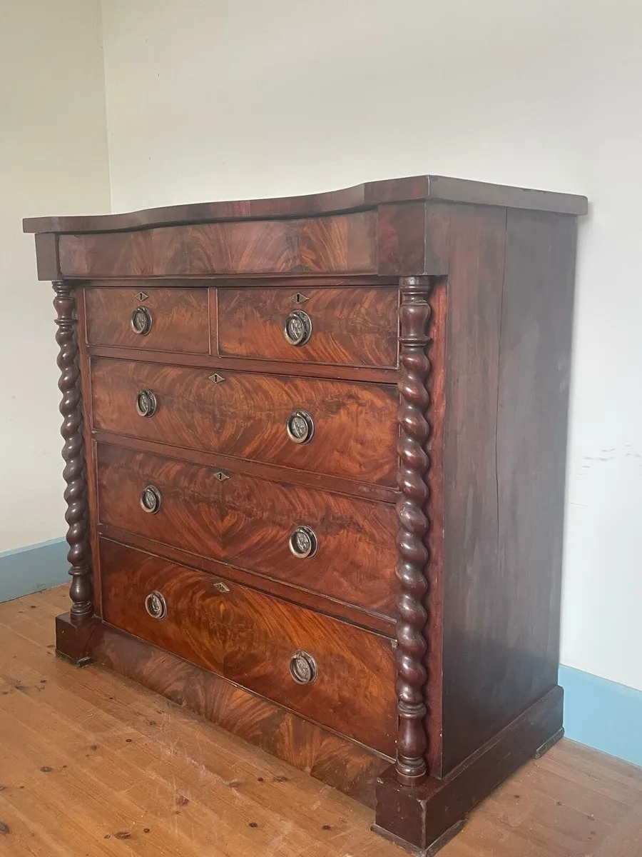 Antique mahogany chest of drawers - Image 1