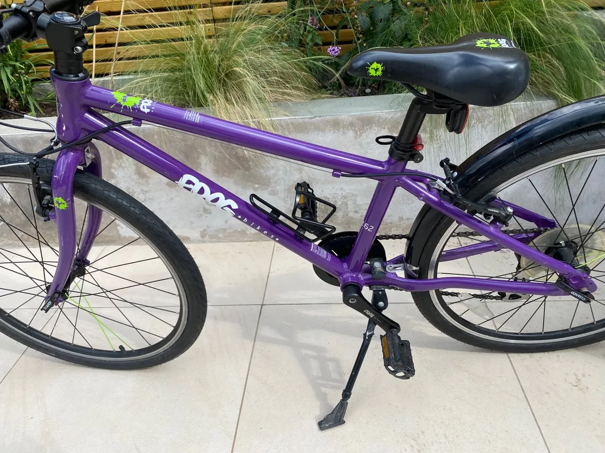 Frog 62 Hybrid Kids Bike - Image 1