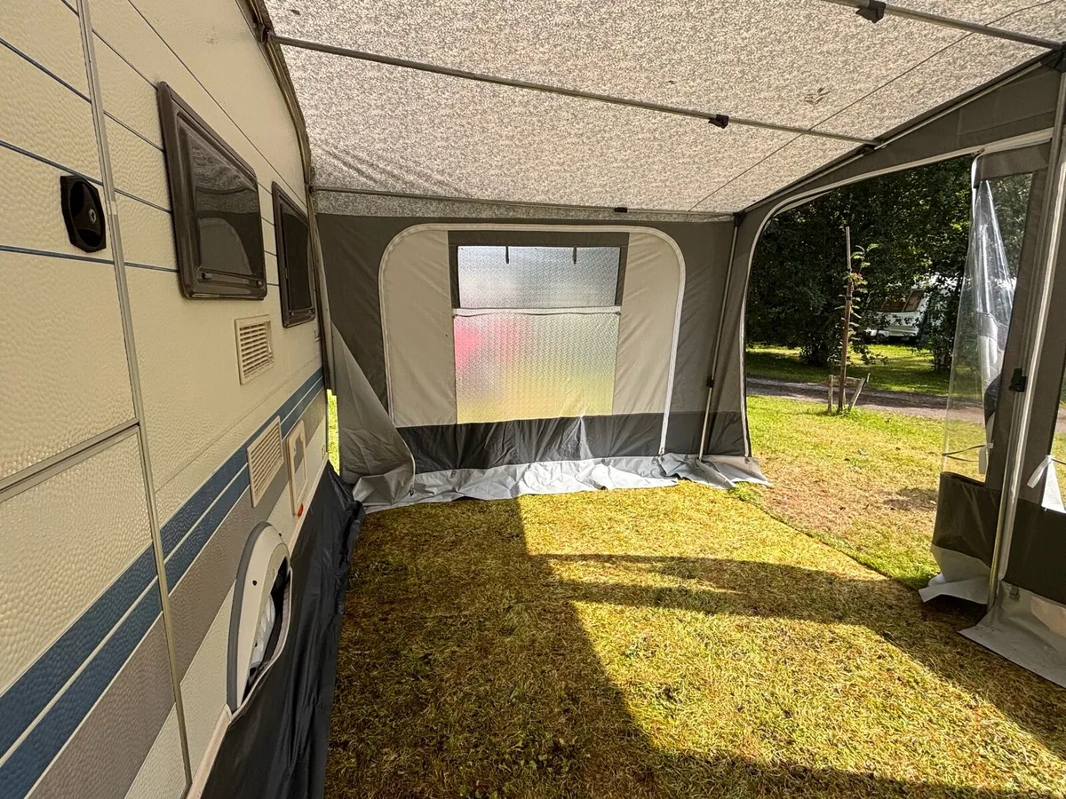 Hobby De Luxe Caravan - Image 3