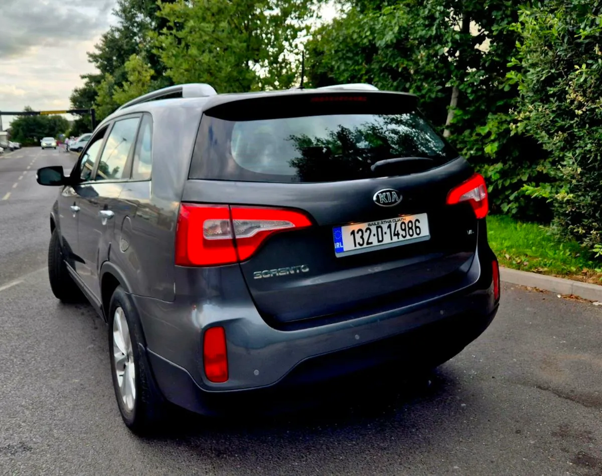 13-2 KIA SORENTO  /AUTOMATIC/ 7 SEATS LOW KM - Image 4