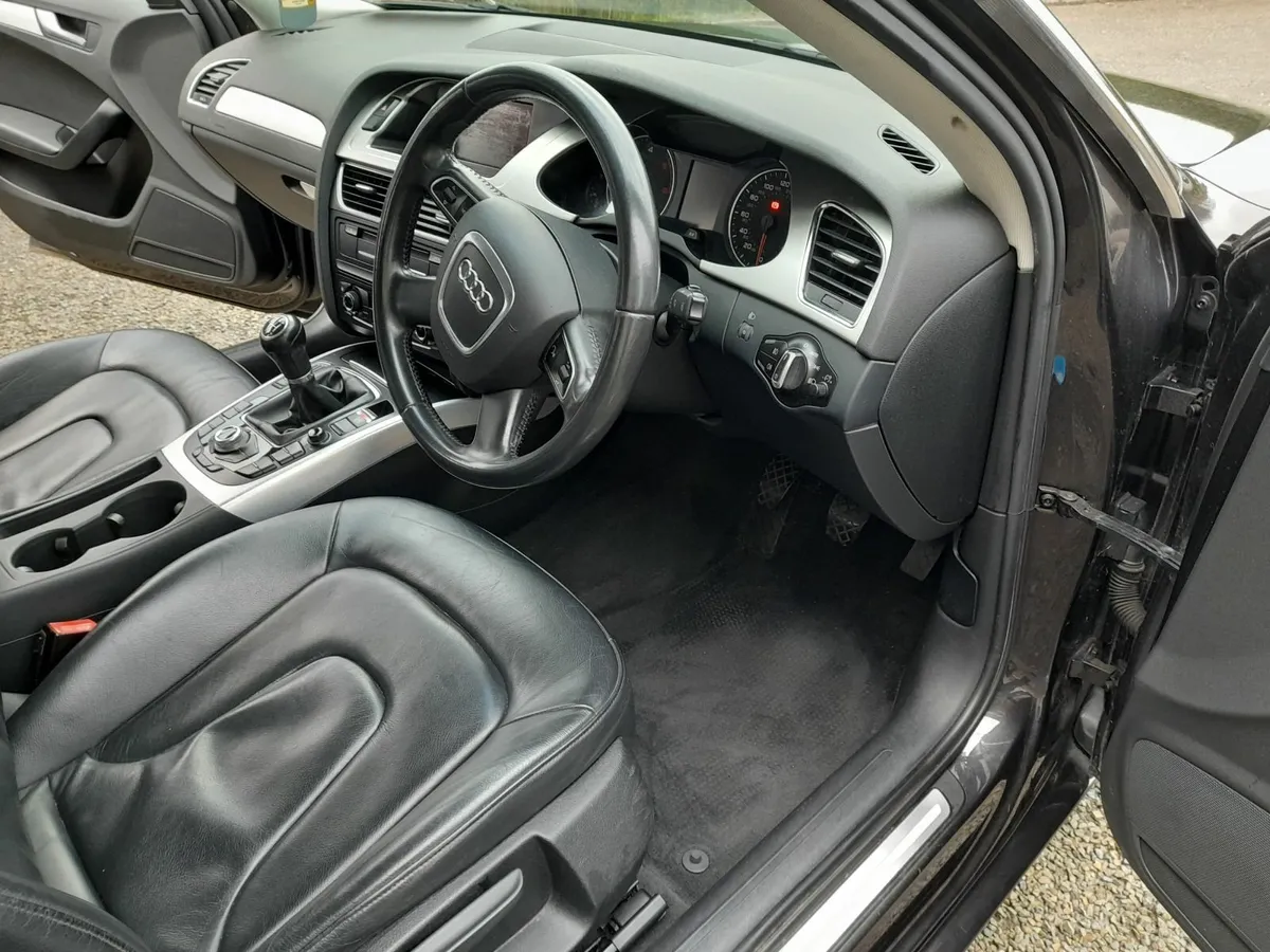 Audi A4 2012 - Image 2
