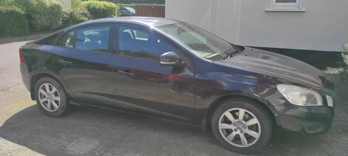 Volvo S60 2011 - Image 1