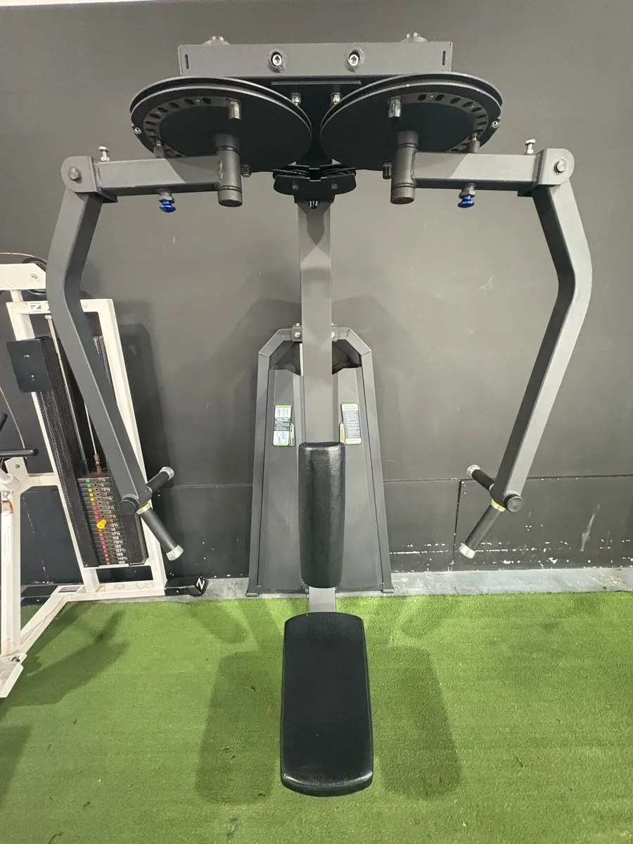Chest Flye / Rear Delt Machine - Image 1