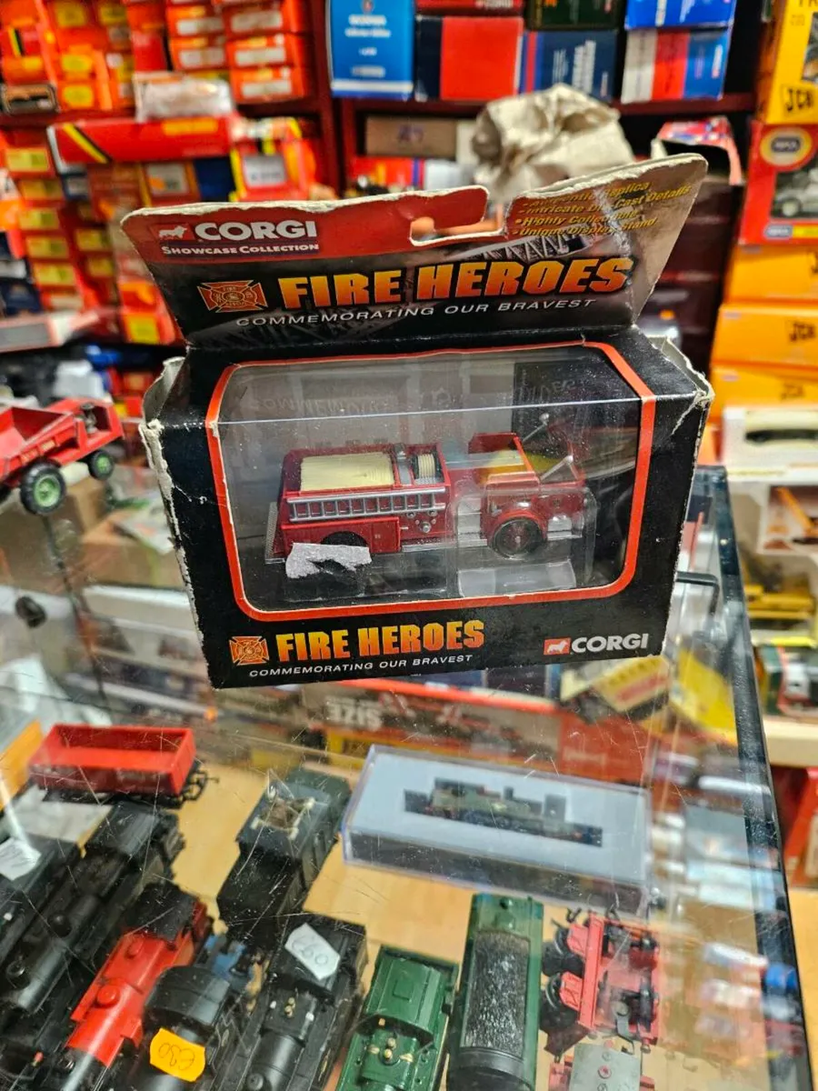 Corgi Fire Engine - Image 1
