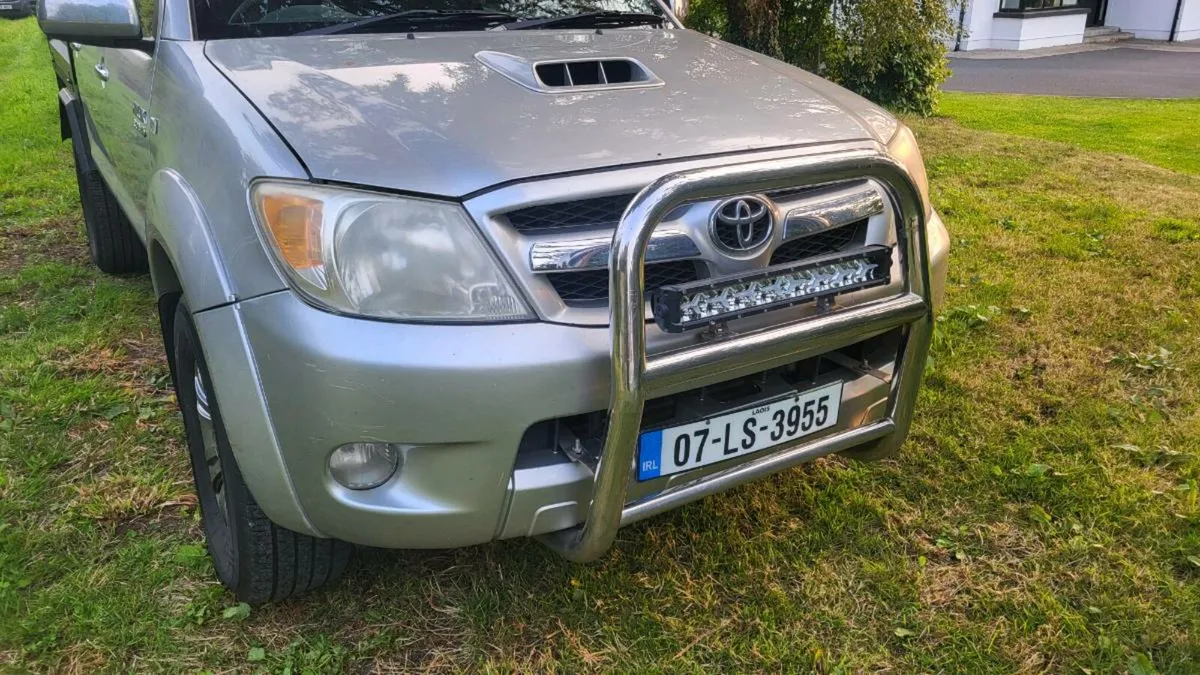 Toyota hilux invisible - Image 2