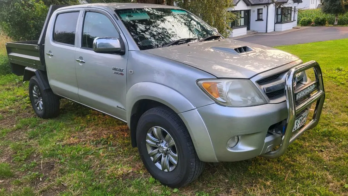 Toyota hilux invisible - Image 3