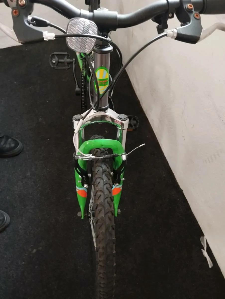 Boys 20inch bike - Image 4