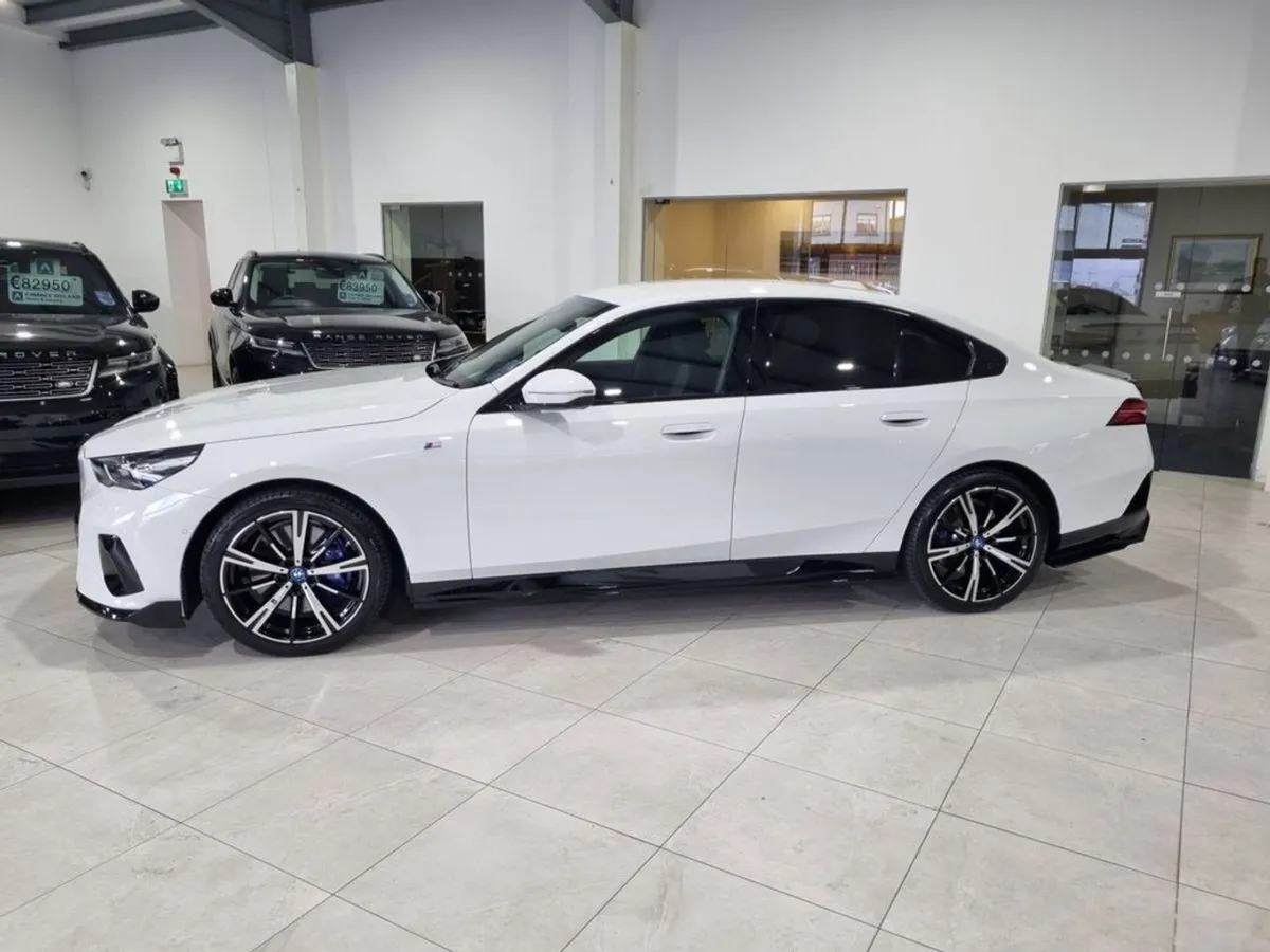 BMW i5 M Sport - Image 3