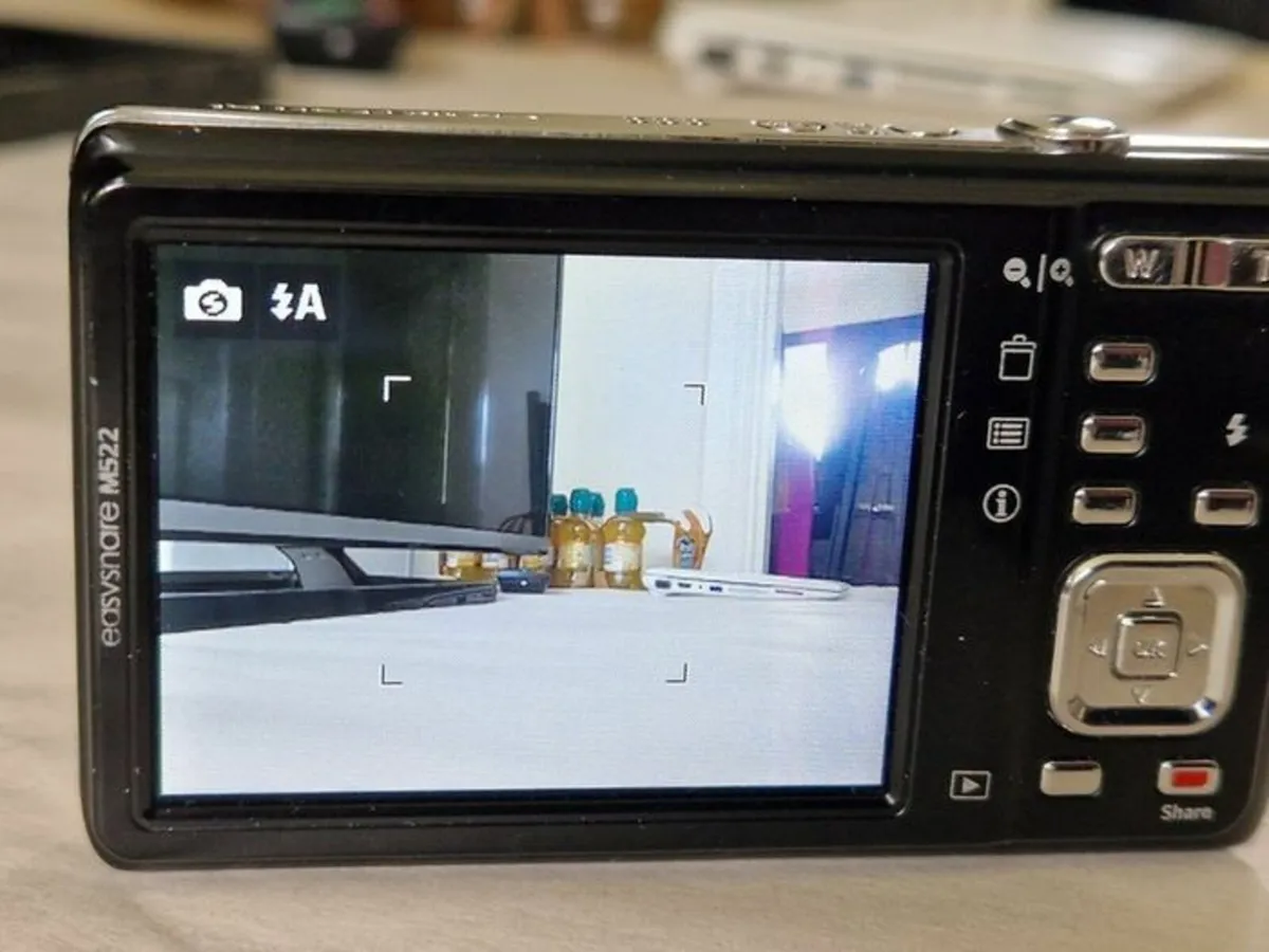 Kodak Easyshare M522, 14 Megapixels Digital Camera - Image 2