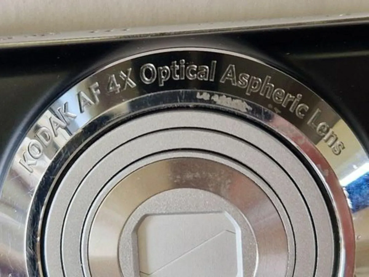 Kodak Easyshare M522, 14 Megapixels Digital Camera - Image 3