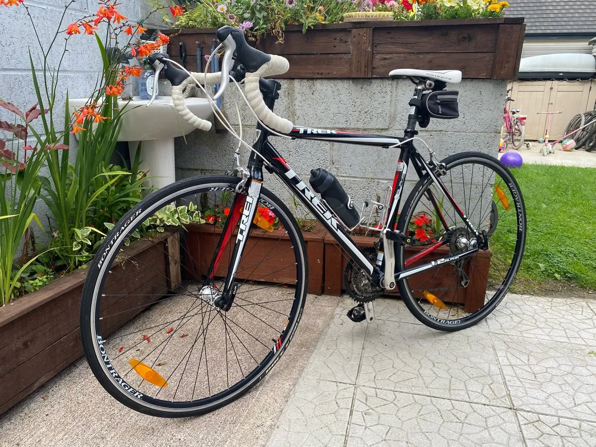 Like new Trek Alpha 700x25c wheels 27 speed - Image 2
