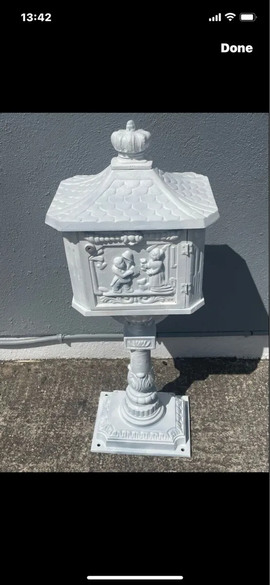 Cast iron letterbox - Image 1