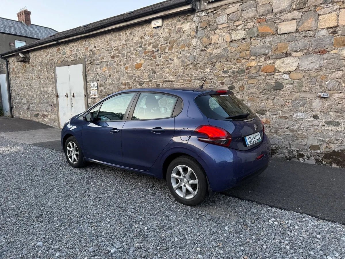 Peugeot 208 2017 - Image 2